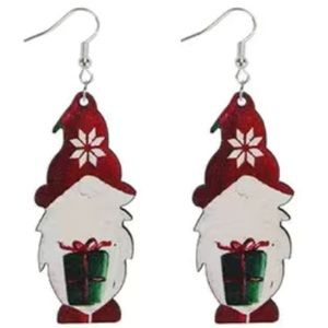 🎄🎁 Christmas Gnome Dangle Earrings 🎁🎄